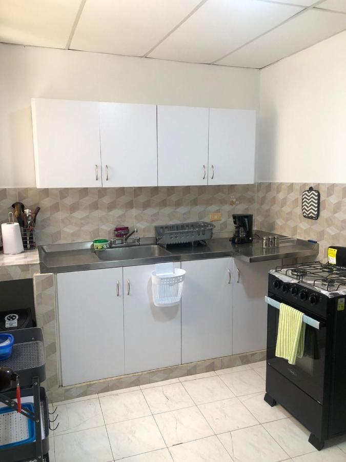Habitaciones Independientes Cerca Al Aeropuerto 1 Cartagena Exteriér fotografie